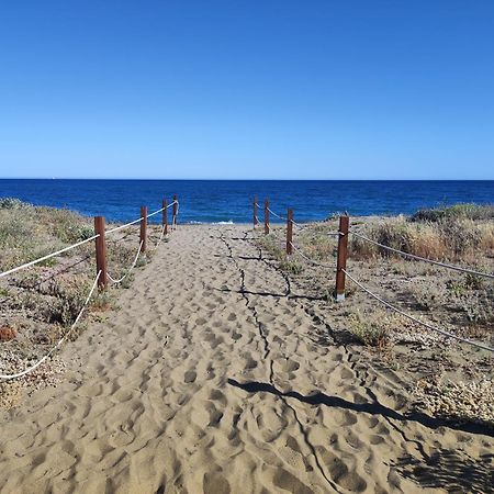 Costalita On The Beach - 3 Bedroom Cosy Apartment エステポナ エクステリア 写真