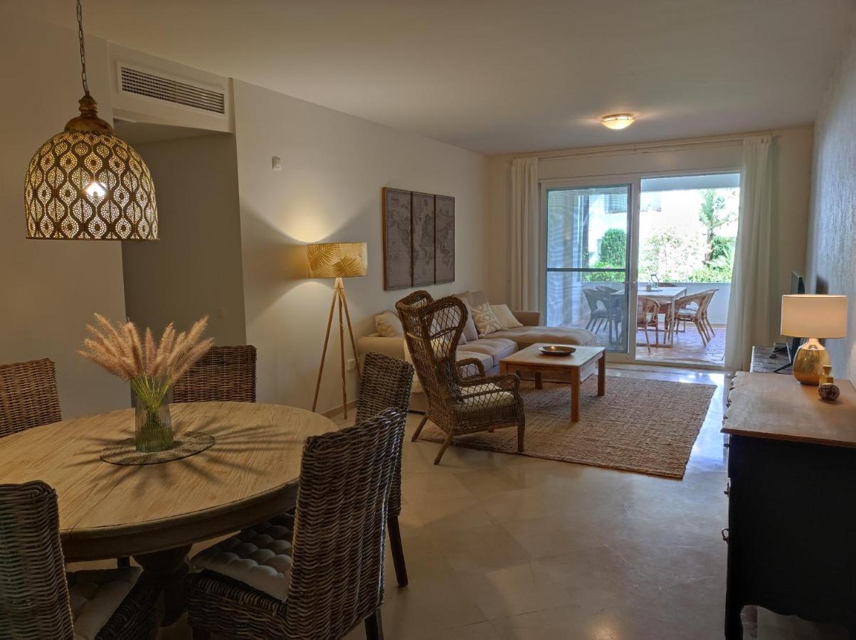 Costalita On The Beach - 3 Bedroom Cosy Apartment エステポナ エクステリア 写真