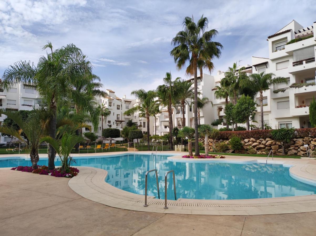 Costalita On The Beach - 3 Bedroom Cosy Apartment エステポナ エクステリア 写真
